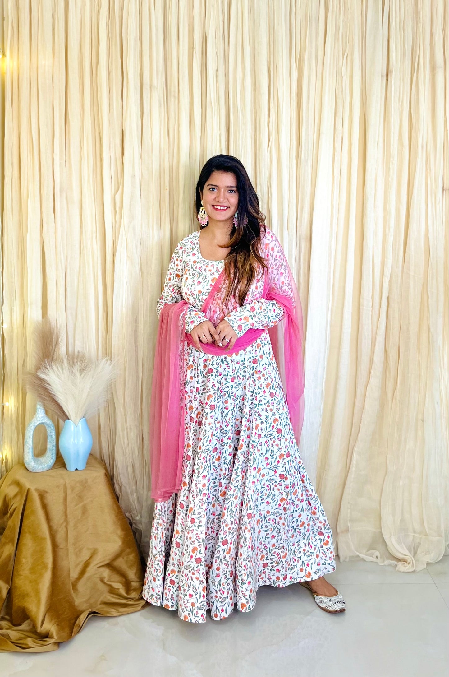 Floral Grace: White Cotton Anarkali