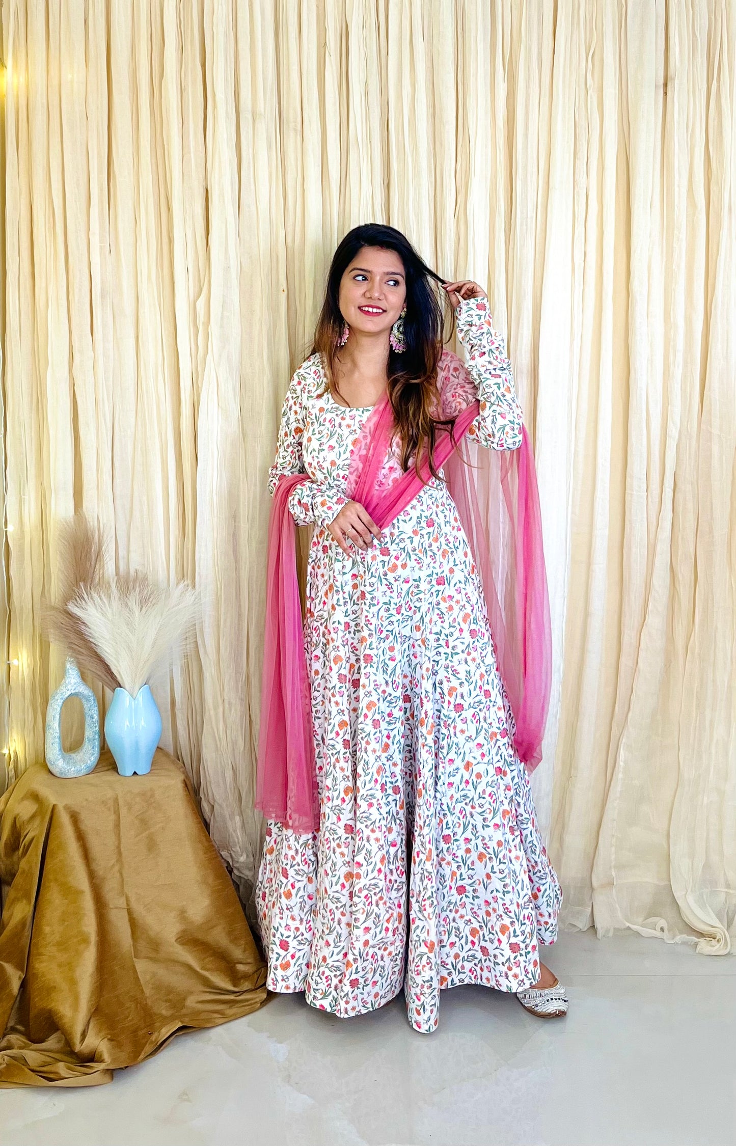 Floral Grace: White Cotton Anarkali