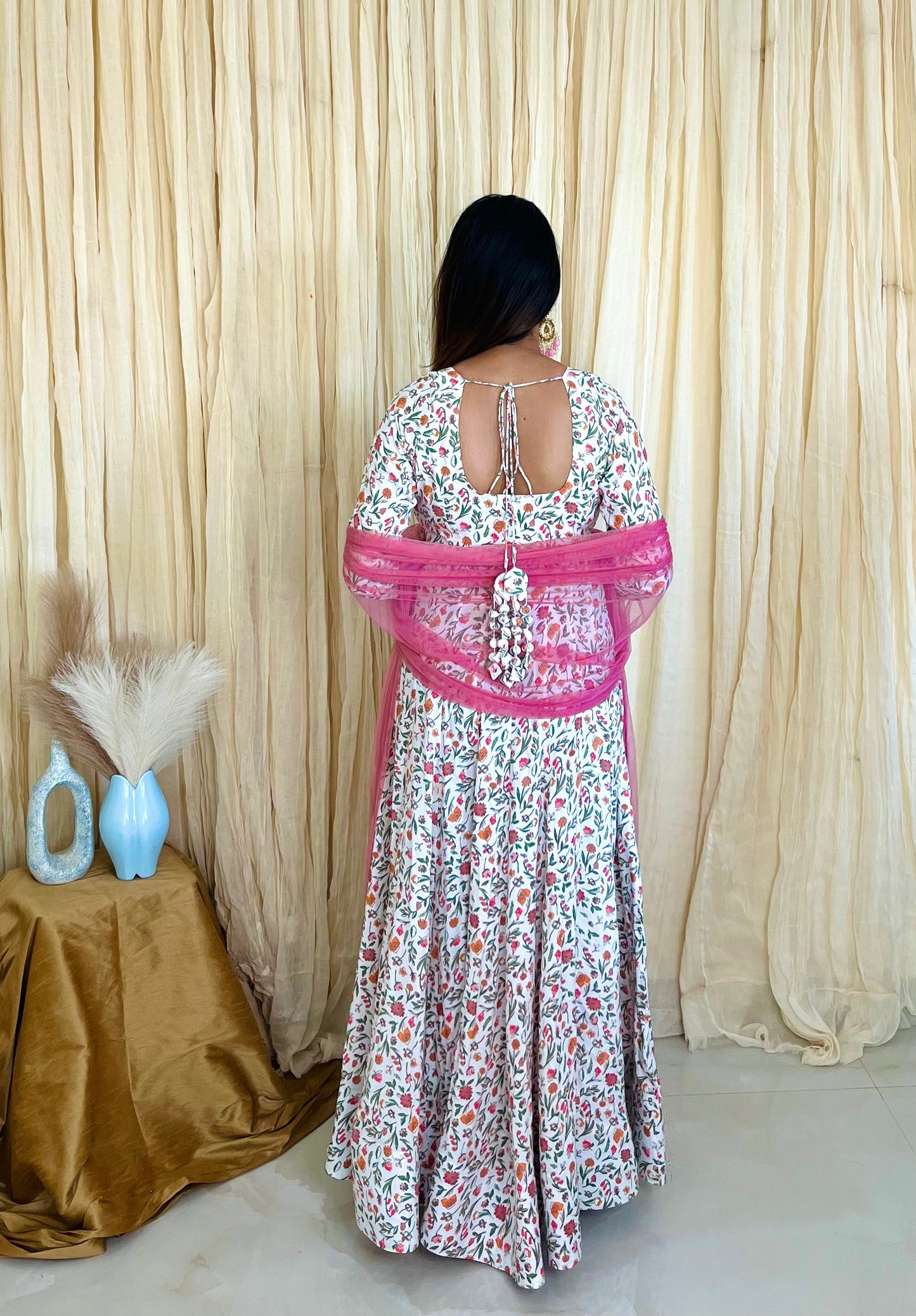 Floral Grace: White Cotton Anarkali