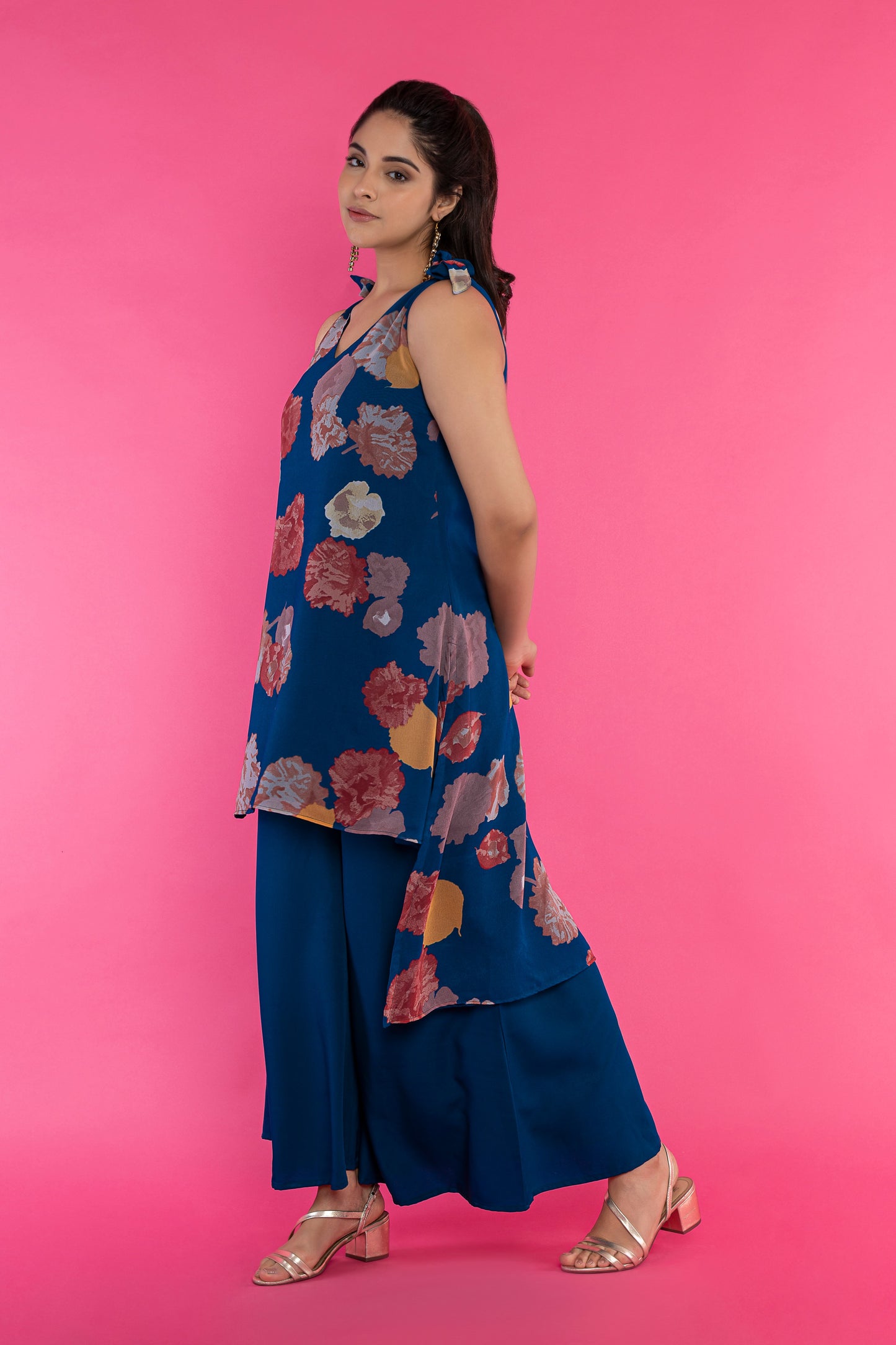 Peacock blue shoulder knotted kurti set