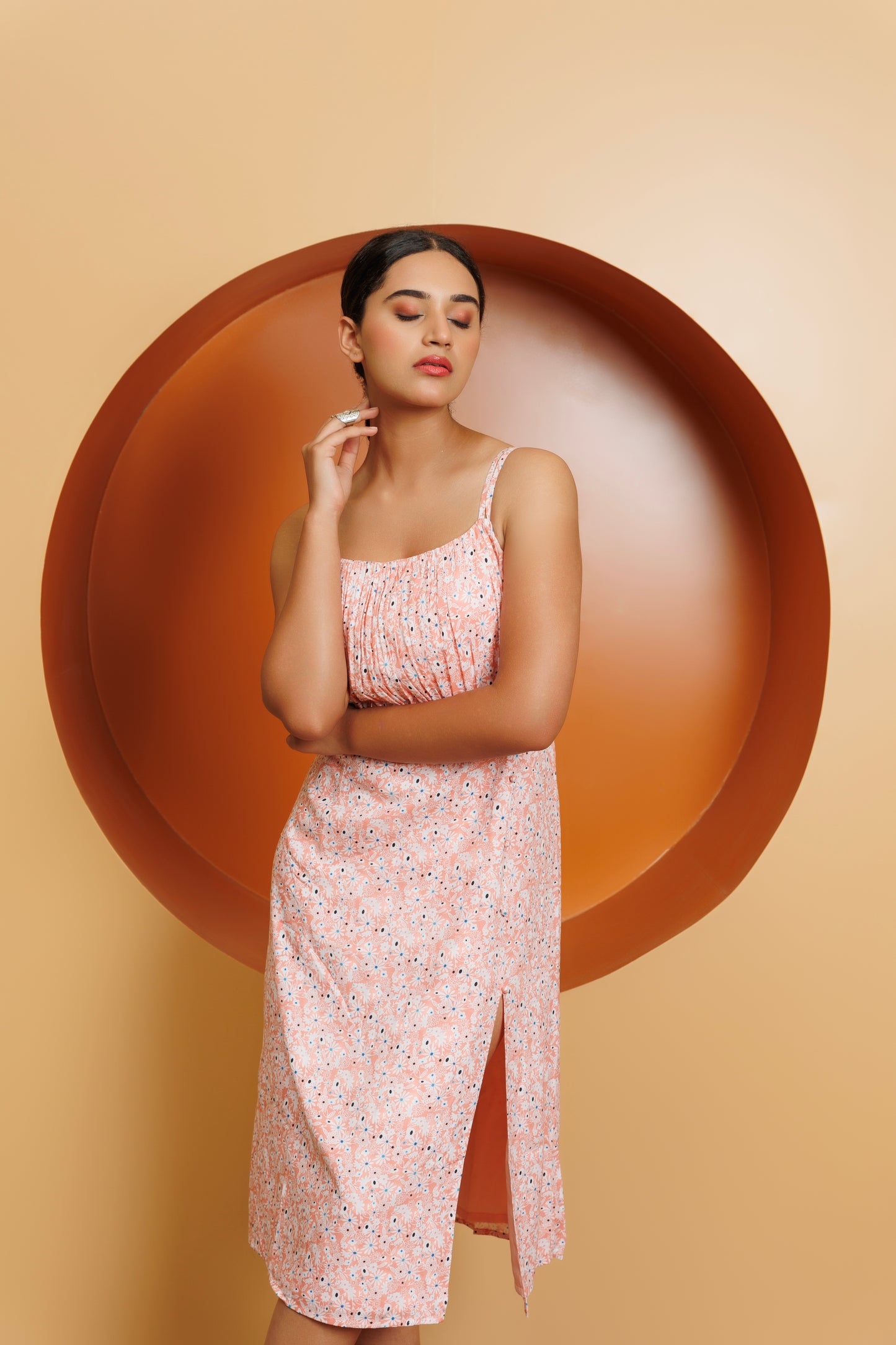 Frontier Chic: Peach floral printed side slit dress