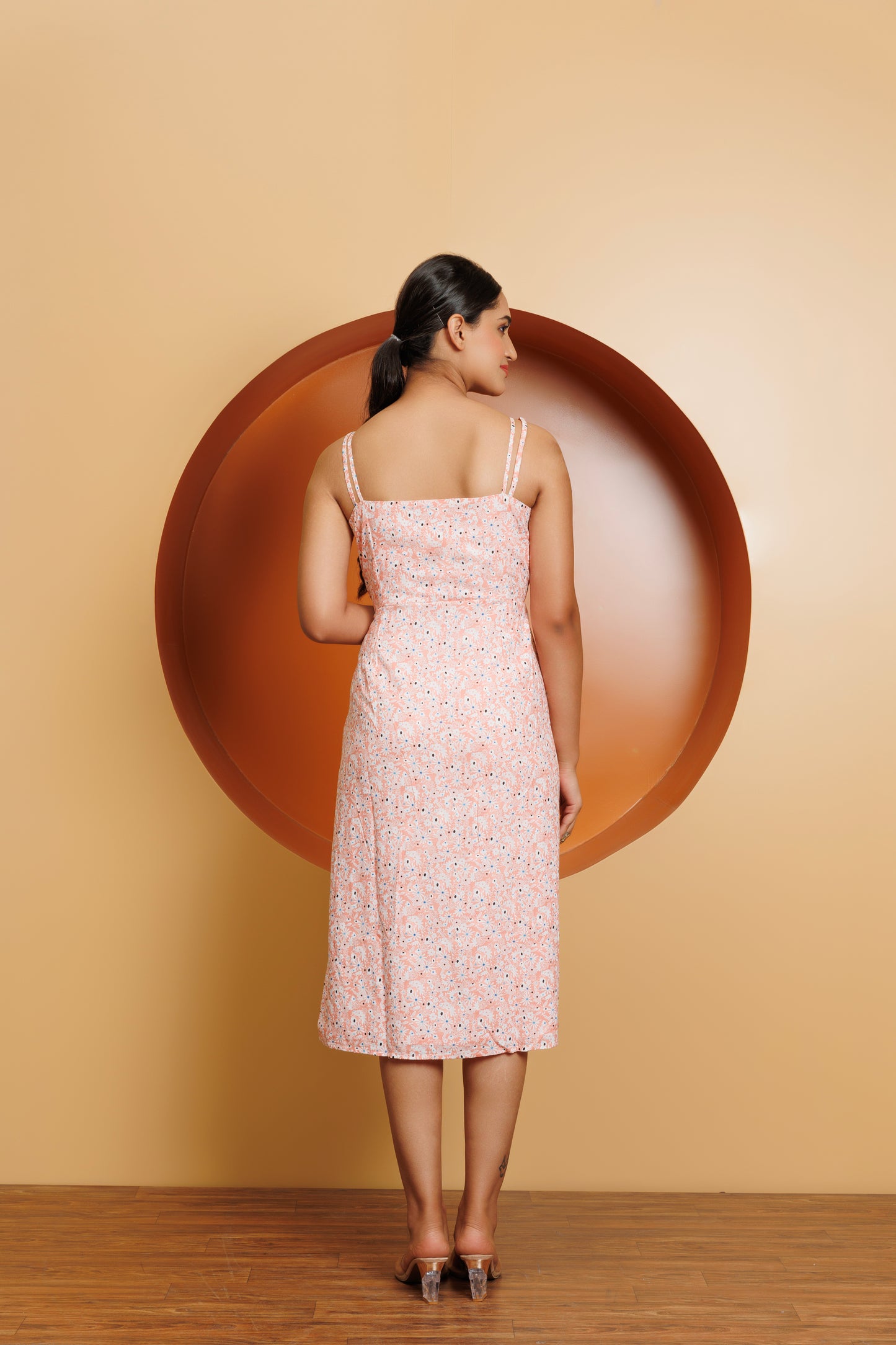 Frontier Chic: Peach floral printed side slit dress
